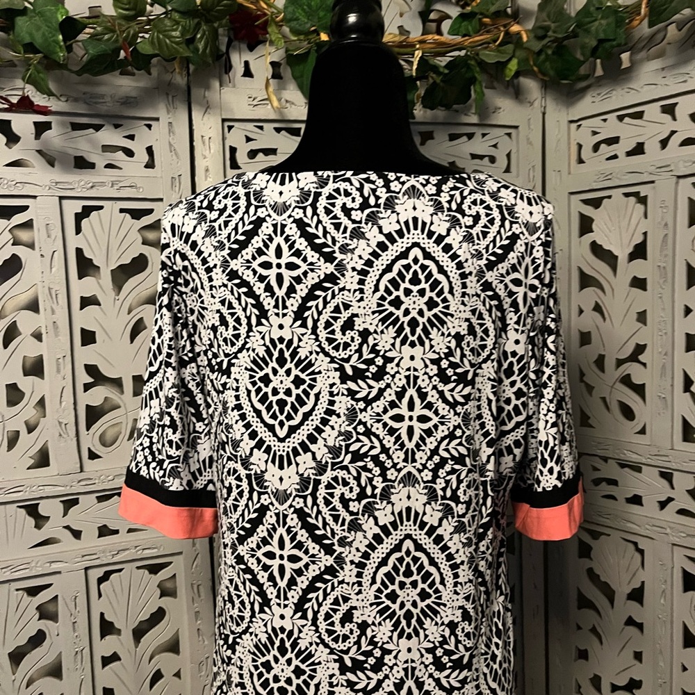 MASISON LEIGH Sassy black white & pink with floral design mid sleeve midi dress - Picture 7 of 9